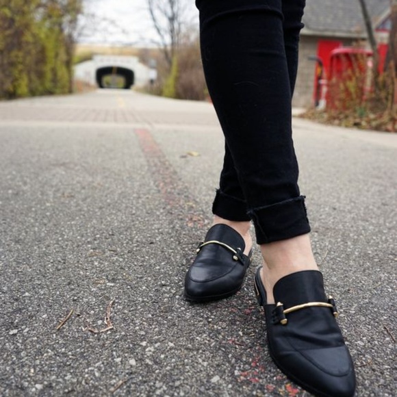 steve madden black leather mules